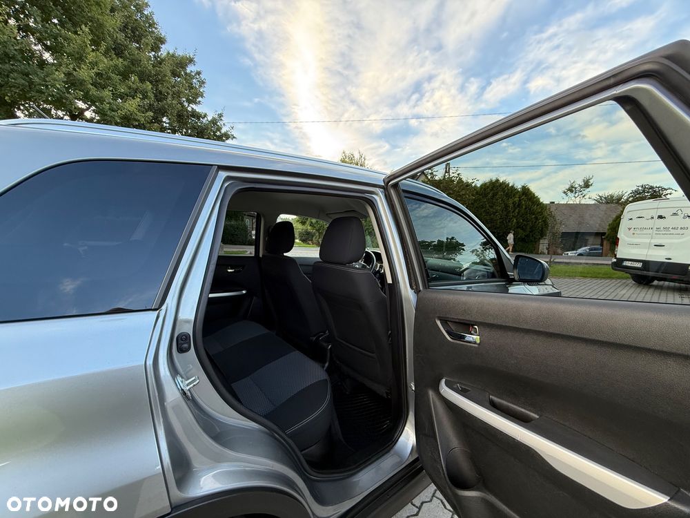 Suzuki Vitara 1.6 Premium 4WD - 25