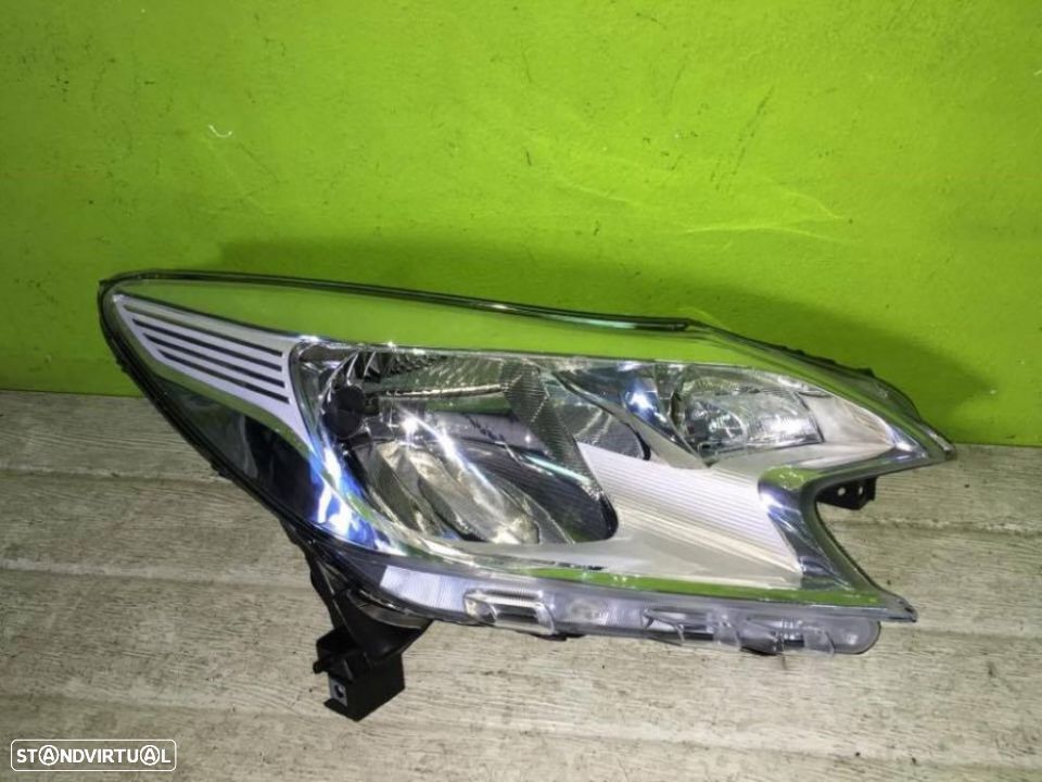 Farol Direito Nissan Note - 2013 - F1106 - 1