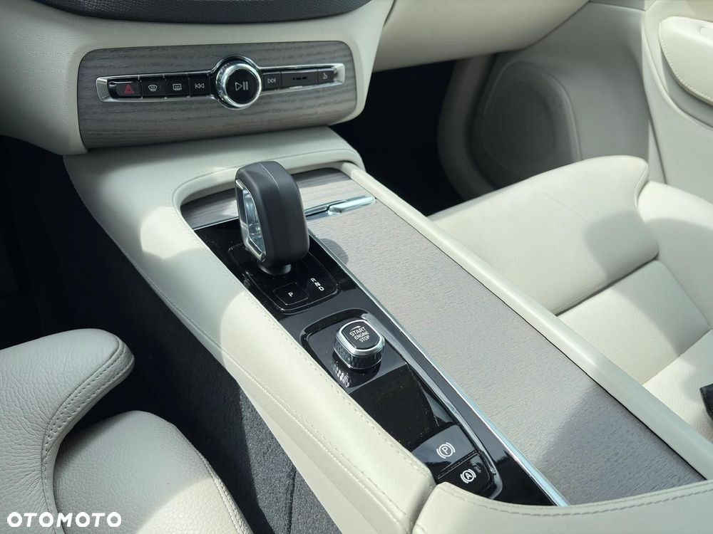 Volvo XC 90 - 34