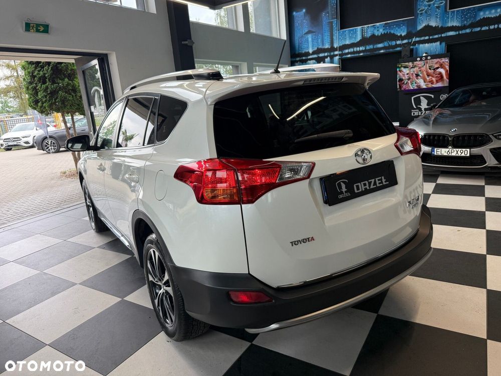 Toyota RAV4 - 8