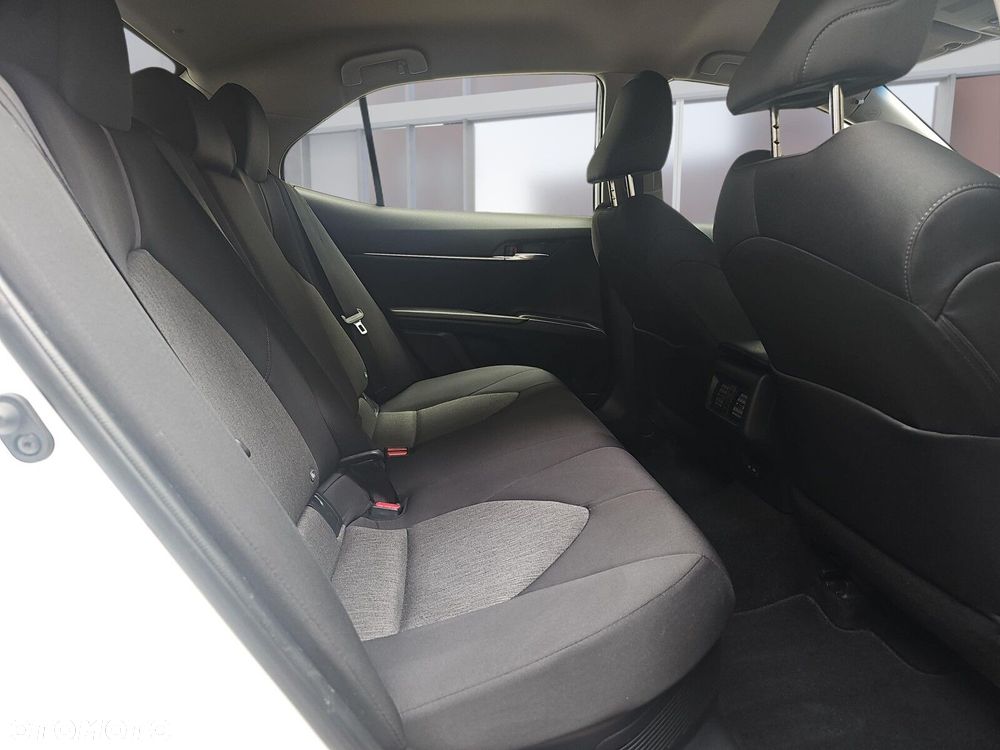 Toyota Camry 2.5 Hybrid Comfort CVT - 12
