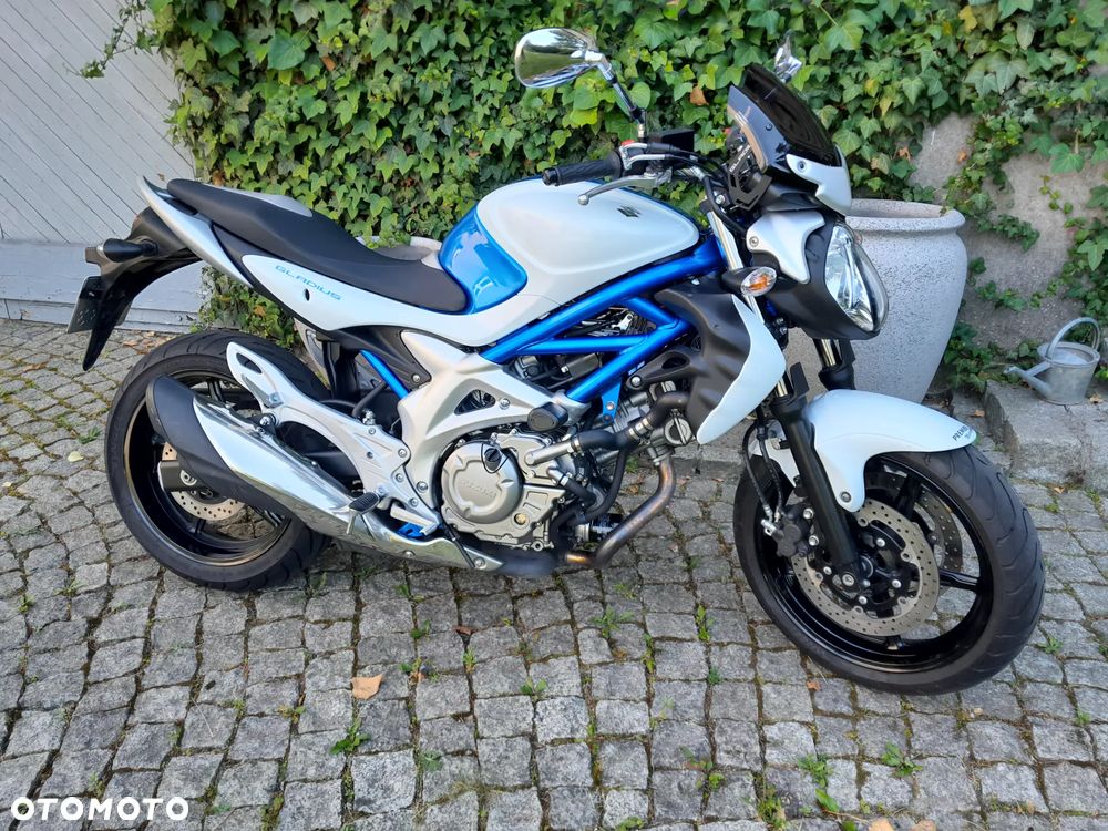 Suzuki Gladius - 14