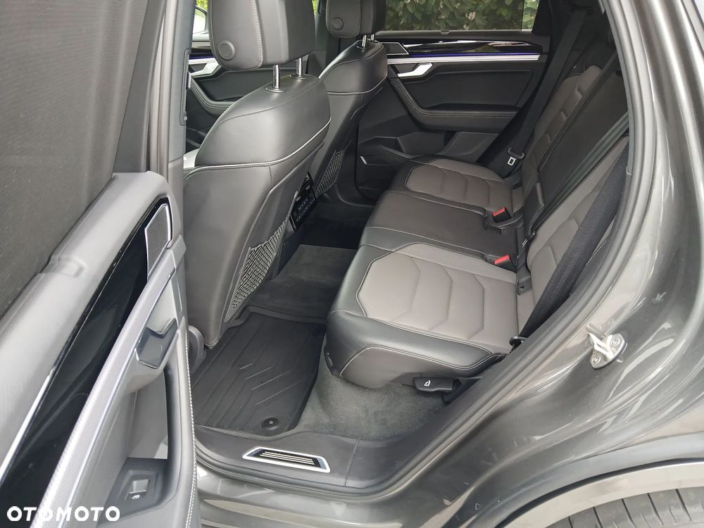 Volkswagen Touareg 3.0 V6 TDI 4Motion R-Line - 22