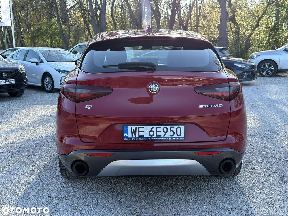 Alfa Romeo Stelvio 2.0 Turbo TI Q4 - 4