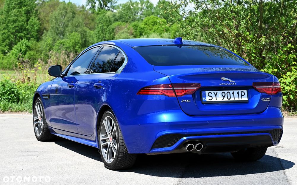 Jaguar XE - 19