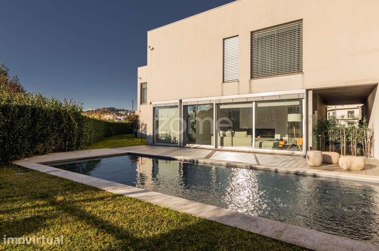 Moradia T4 com piscina em Tenões, Braga - Grande imagem: 2/58