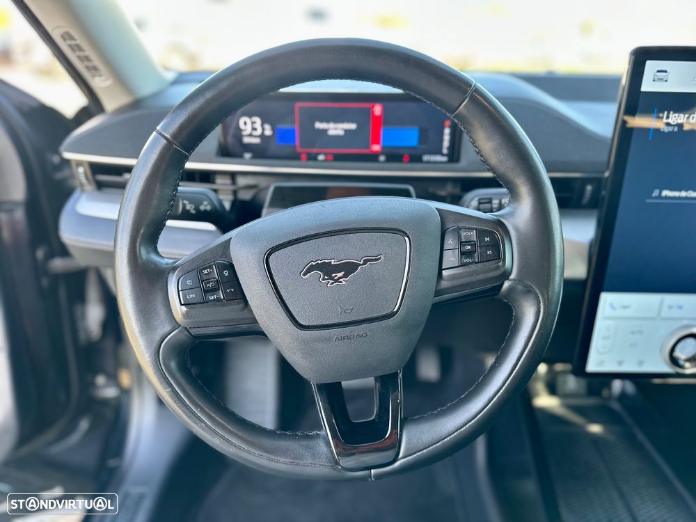 Ford Mustang Mach-E - 9