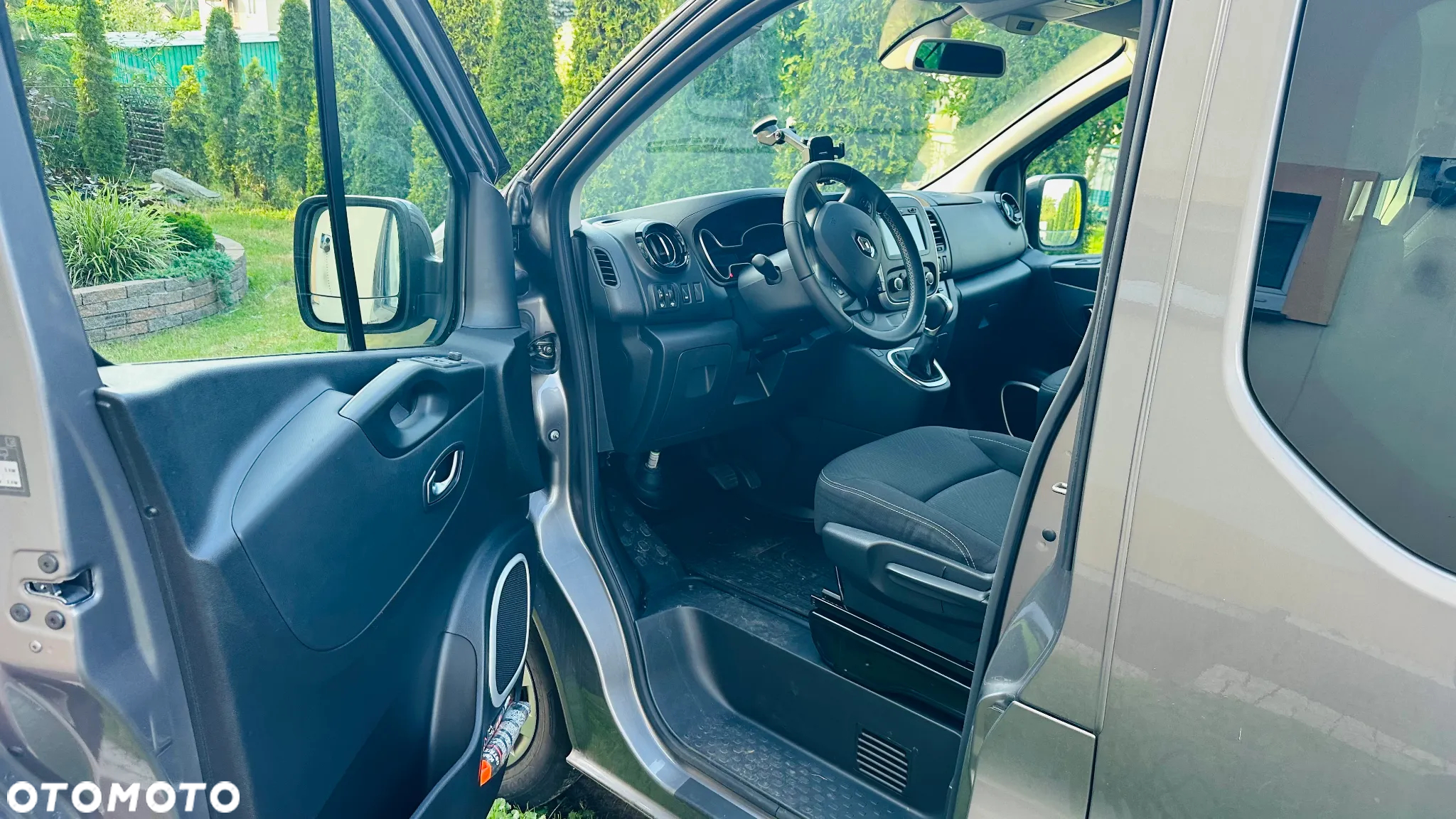 Renault Trafic Grand SpaceClass 2.0 dCi EDC - 18