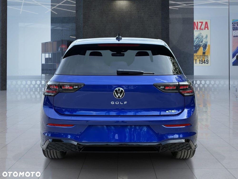 Volkswagen Golf - 10