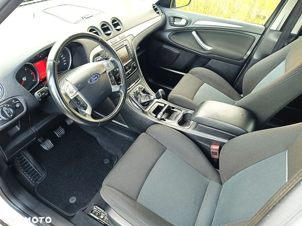 Ford S-Max - 14