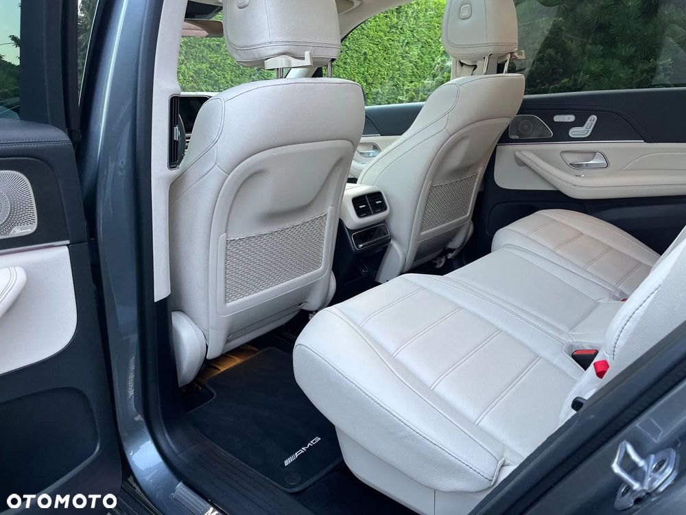 Mercedes-Benz GLS - 33