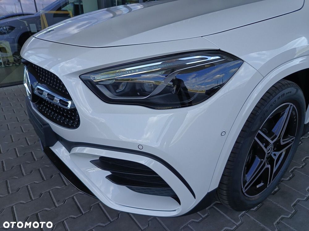 Mercedes-Benz GLA - 5