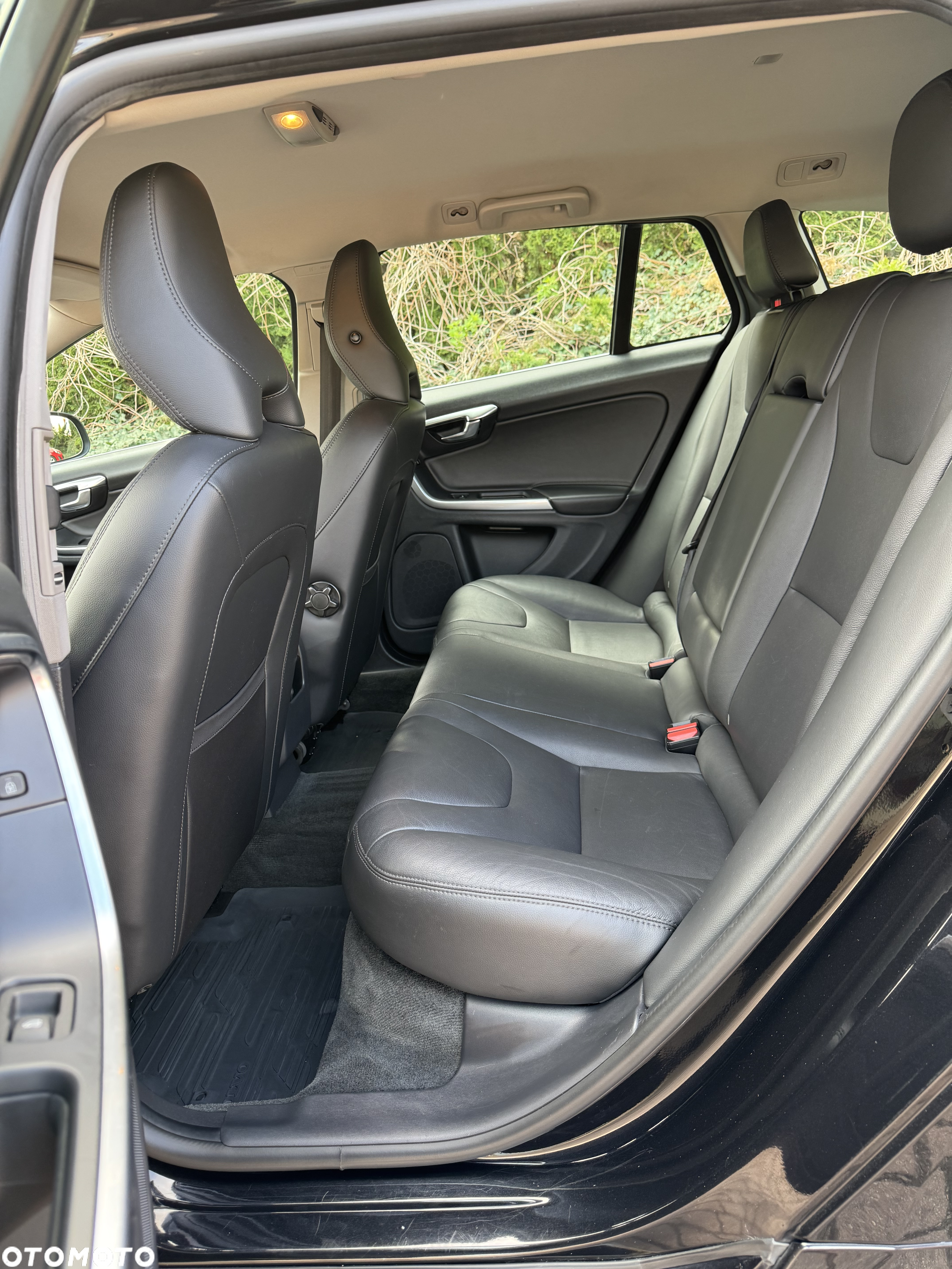 Volvo V60 D4 Drive-E Momentum - 11