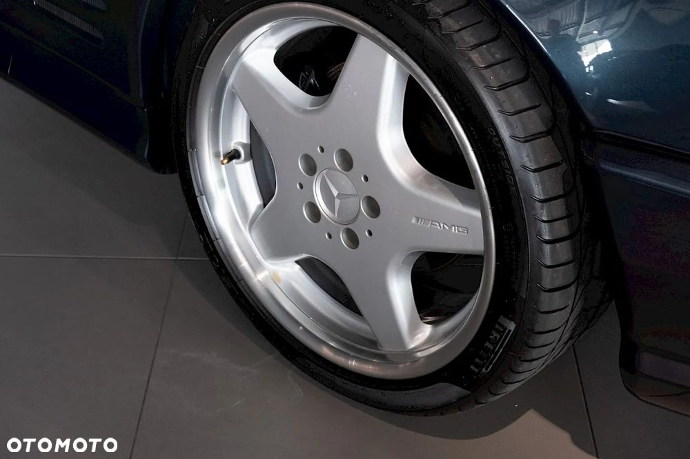 Mercedes-Benz SL - 27