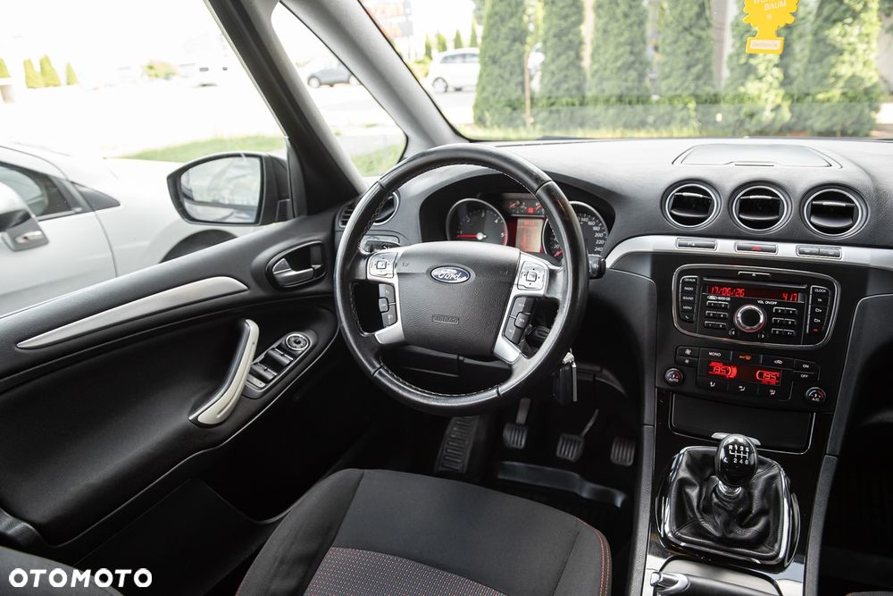 Ford Galaxy - 24