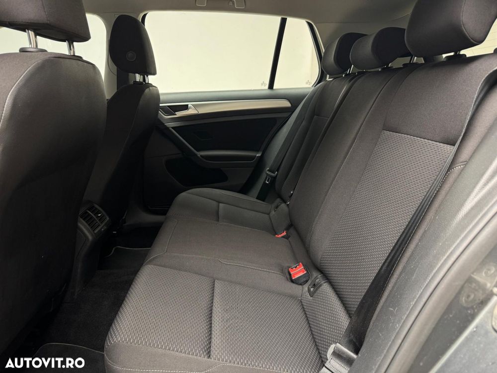 Volkswagen Golf - 14