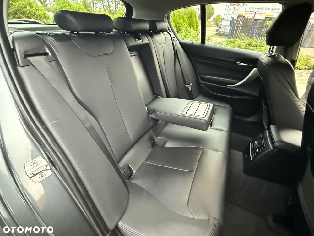 BMW Seria 1 120d xDrive - 29