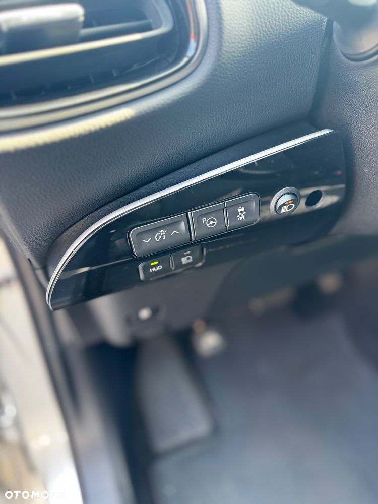 Toyota Prius 1.8 Hybrid Prestige - 12