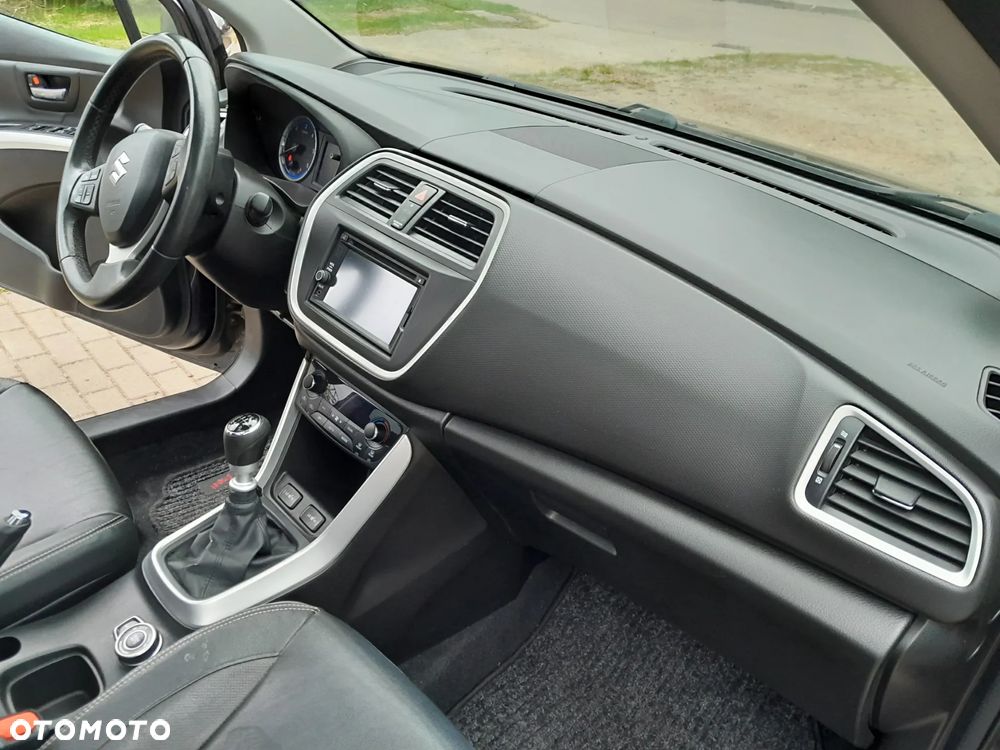 Suzuki S-Cross - 25