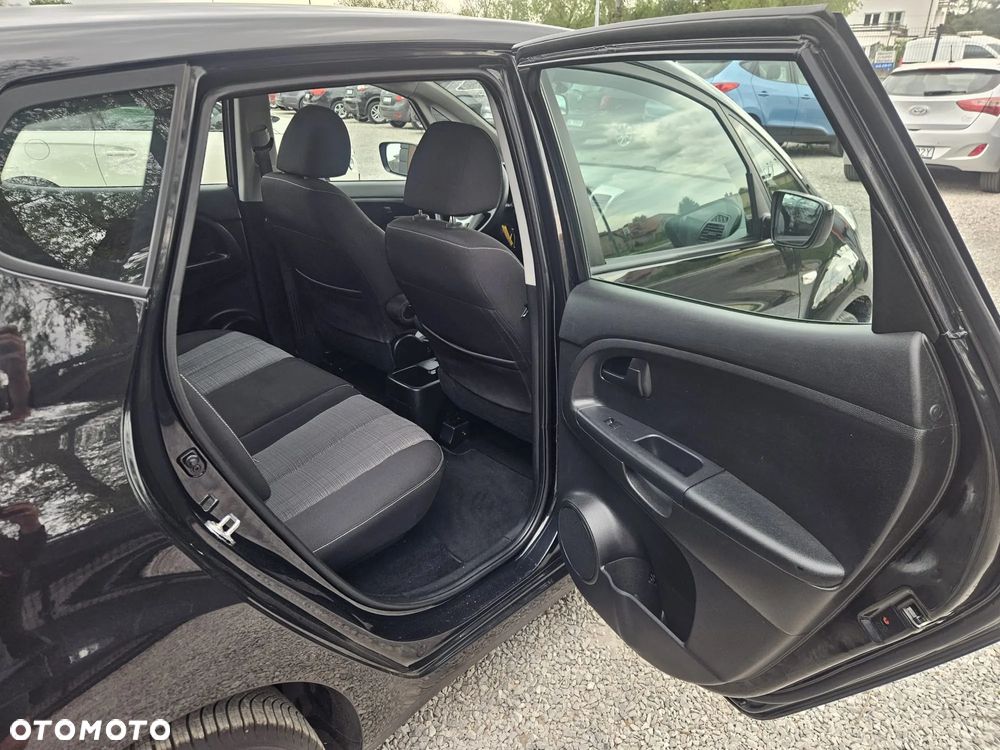Kia Venga 1.4 CVVT Vision - 29
