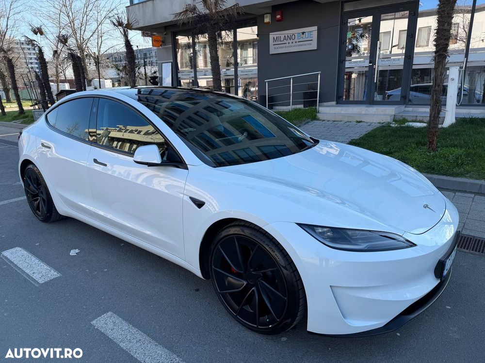 Tesla Model 3 - 8