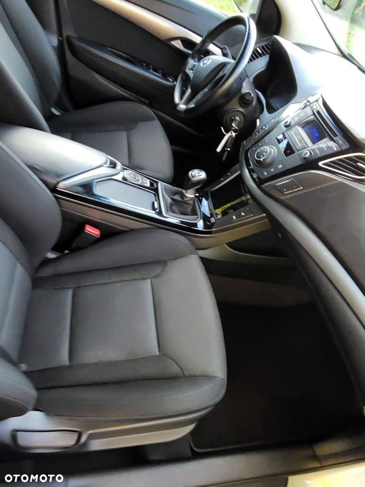 Hyundai i40 Kombi blue 1.6 Classic - 8