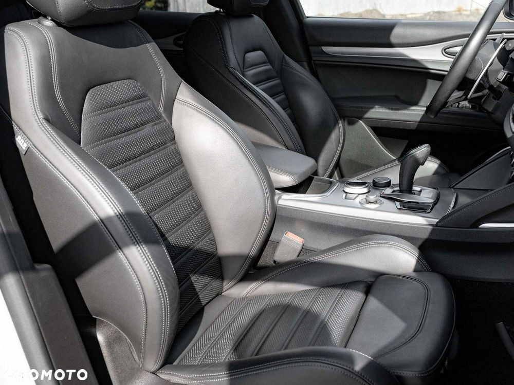Alfa Romeo Stelvio 2.0 Turbo Veloce Q4 - 33