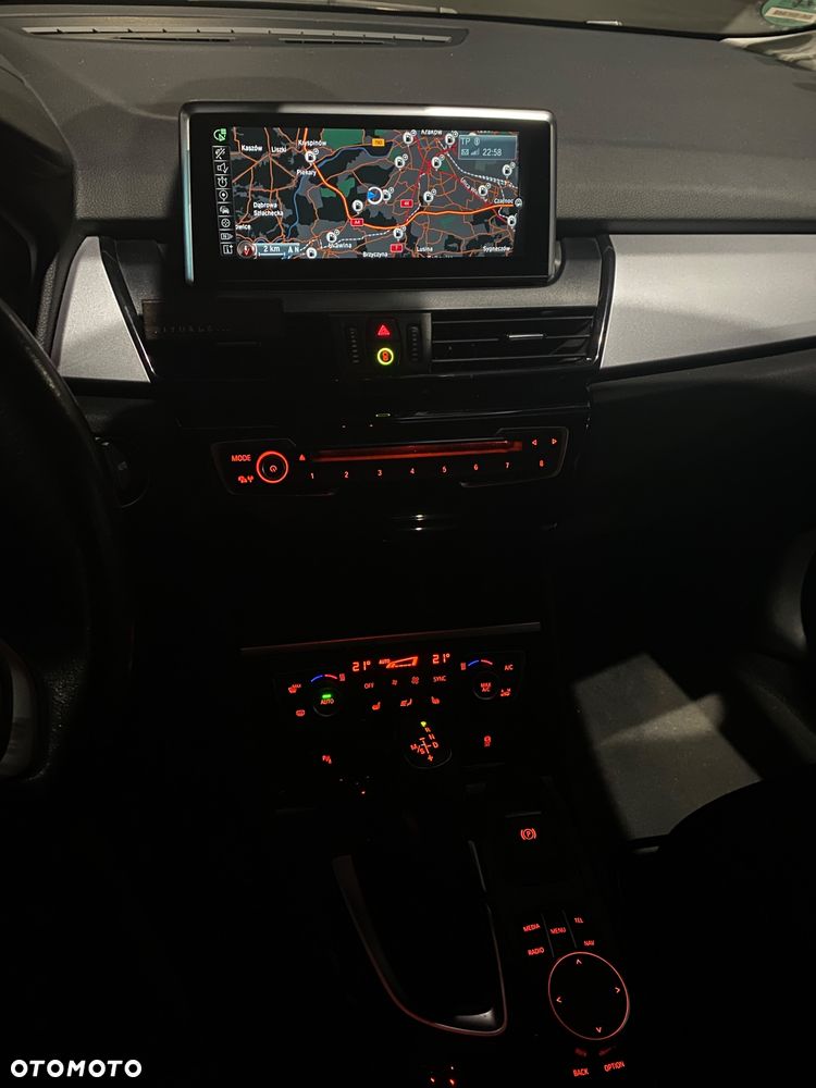 BMW Seria 2 218i - 22