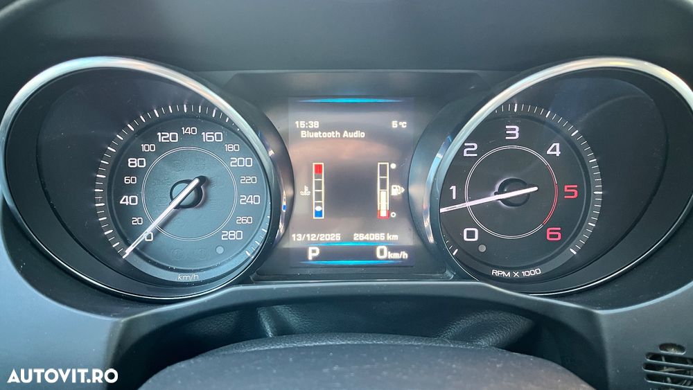 Jaguar XE 2.0 Prestige - 6