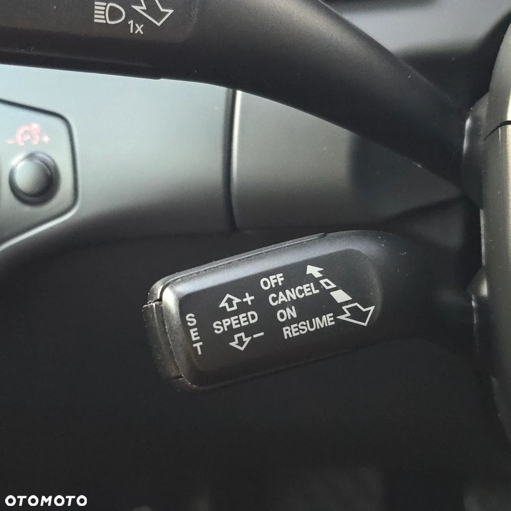 Audi A4 ver-1-8-tfsi-s-line-sportpaket-plus- - 33