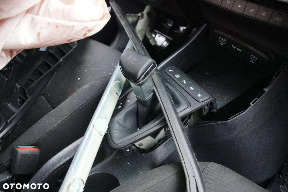 Auto na części - Hyundai Bayon Lift 1.0 T-GDI 90 KM G3LE D7GF1 UC3 2026R Silnik Skrzynia Drzwi Błotnik Klapa Zderzak Lampa Lusterko Klamka Szyba Deska Kokpit Sterownik Moduł Czujnik Licznik Wyświetlacz Panel Kierownica - 14
