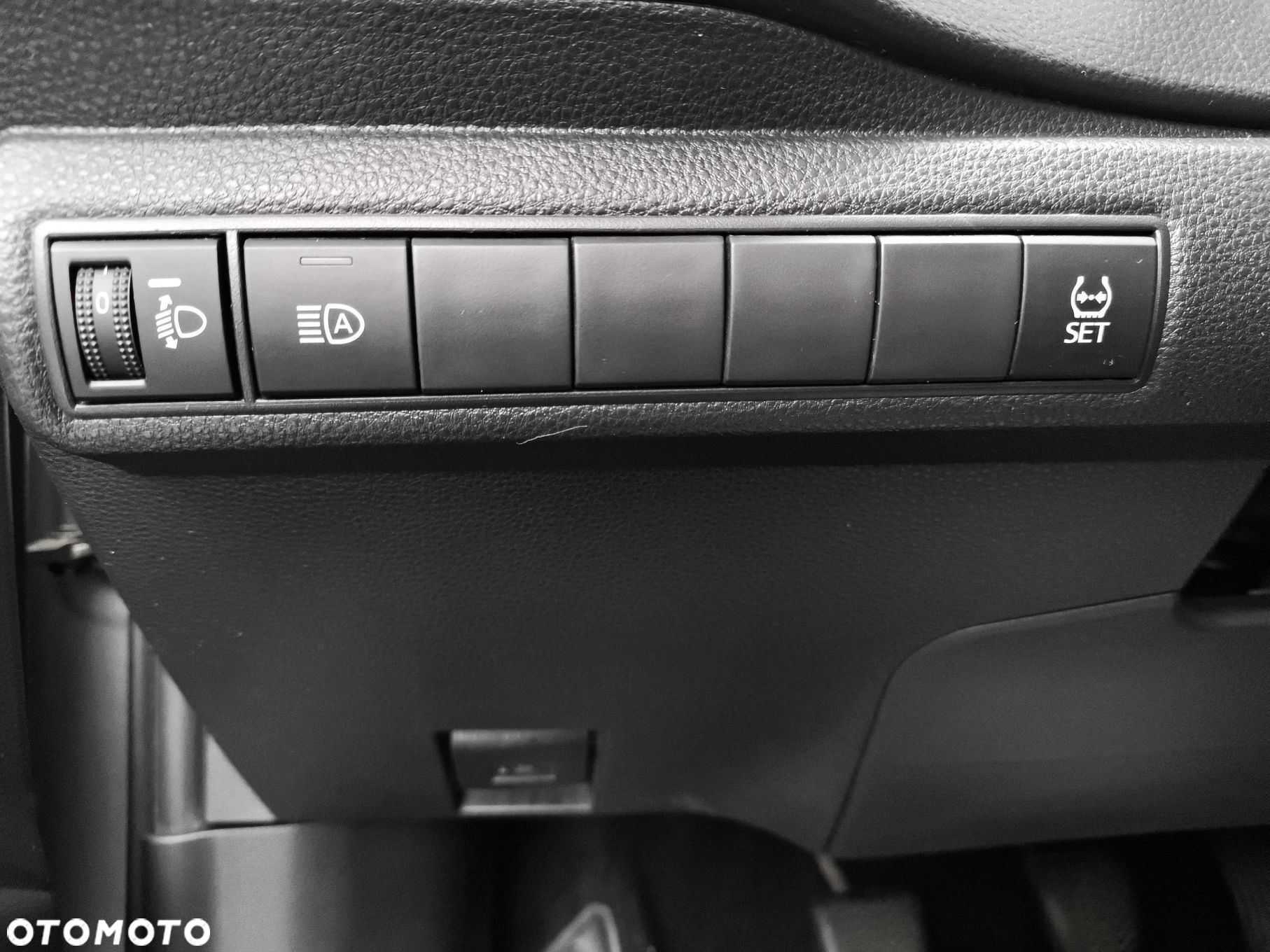 Toyota Corolla - 12