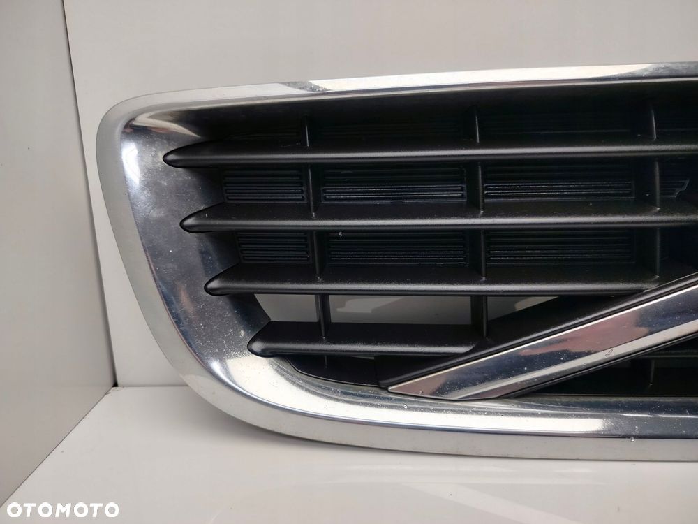 volvo v50 lift 07r- grill atrapa chłodnicy 31290537 - 2