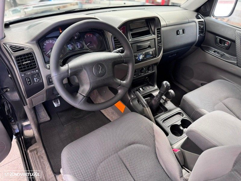 Mitsubishi Pajero 3.2 DI-D GLS - 17
