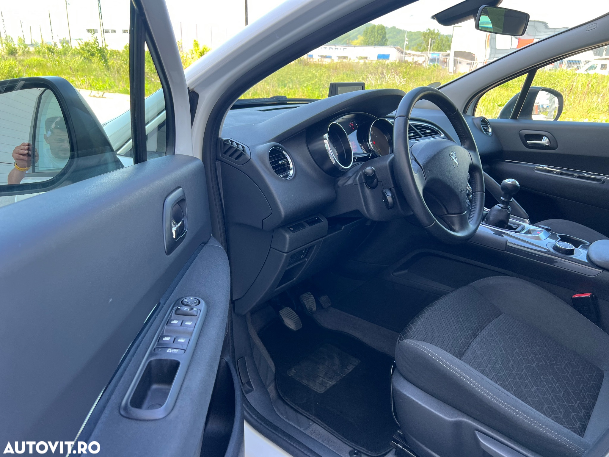 Peugeot 3008 1.6 HDI Confort Pack - 2