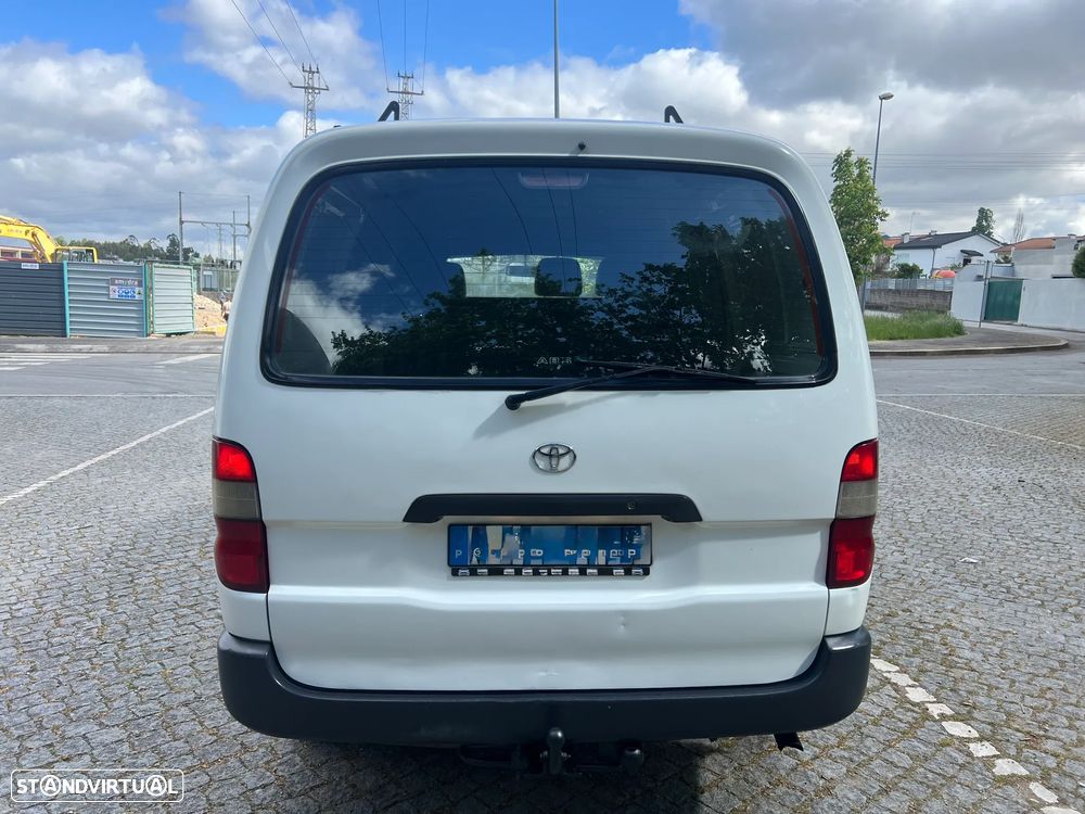 Toyota HIACE - 15