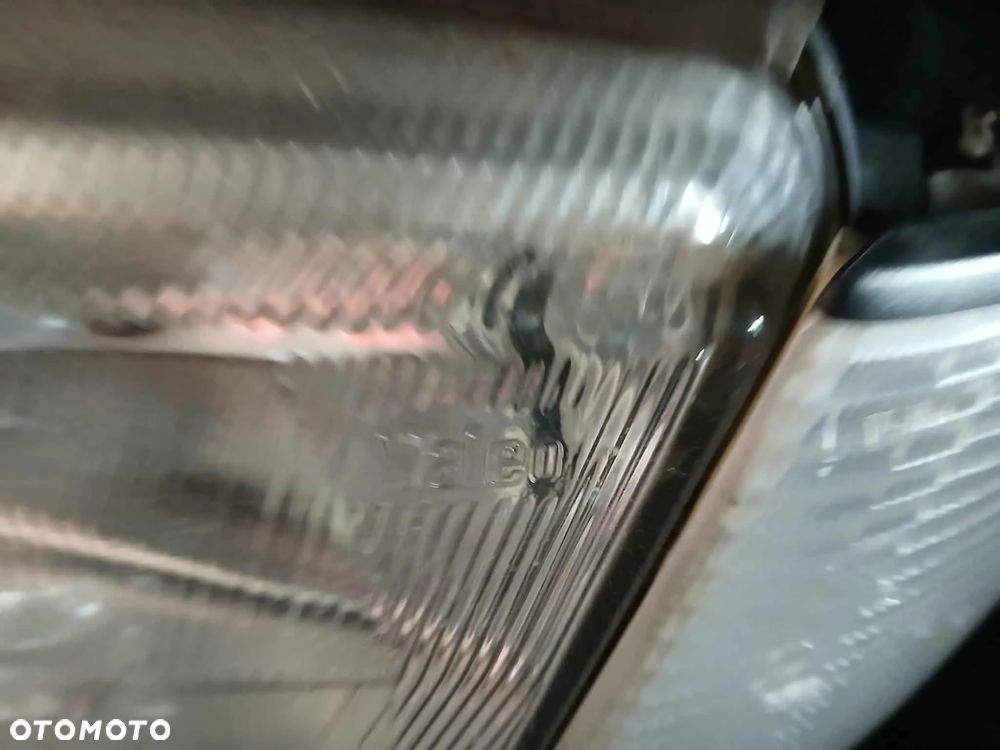 Audi A4 B5 Lampa przednia ,lewa, prawa VALEO - 4