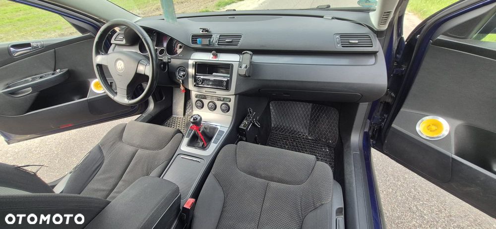 Volkswagen Passat - 8