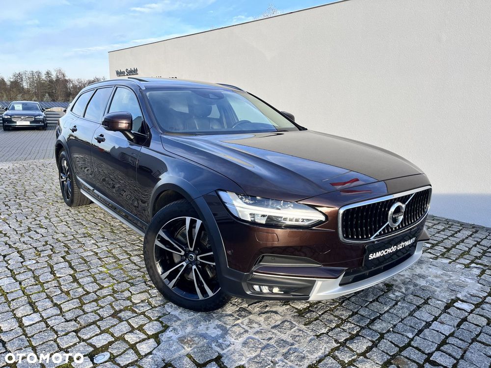 Volvo V90 Cross Country - 2