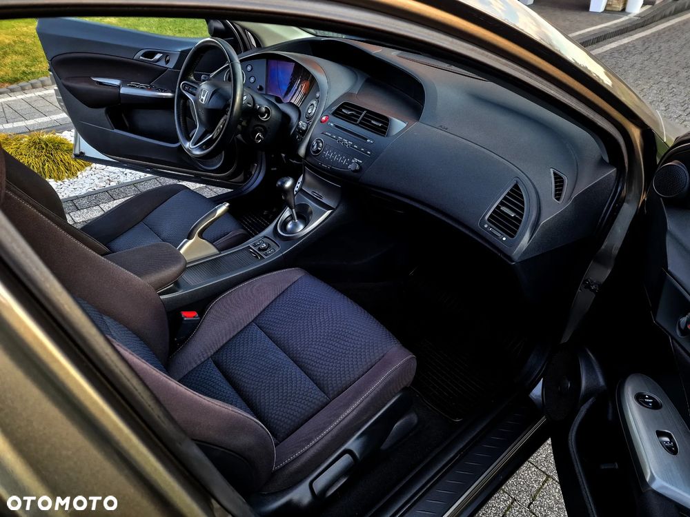 Honda Civic 1.8 Sport - 18