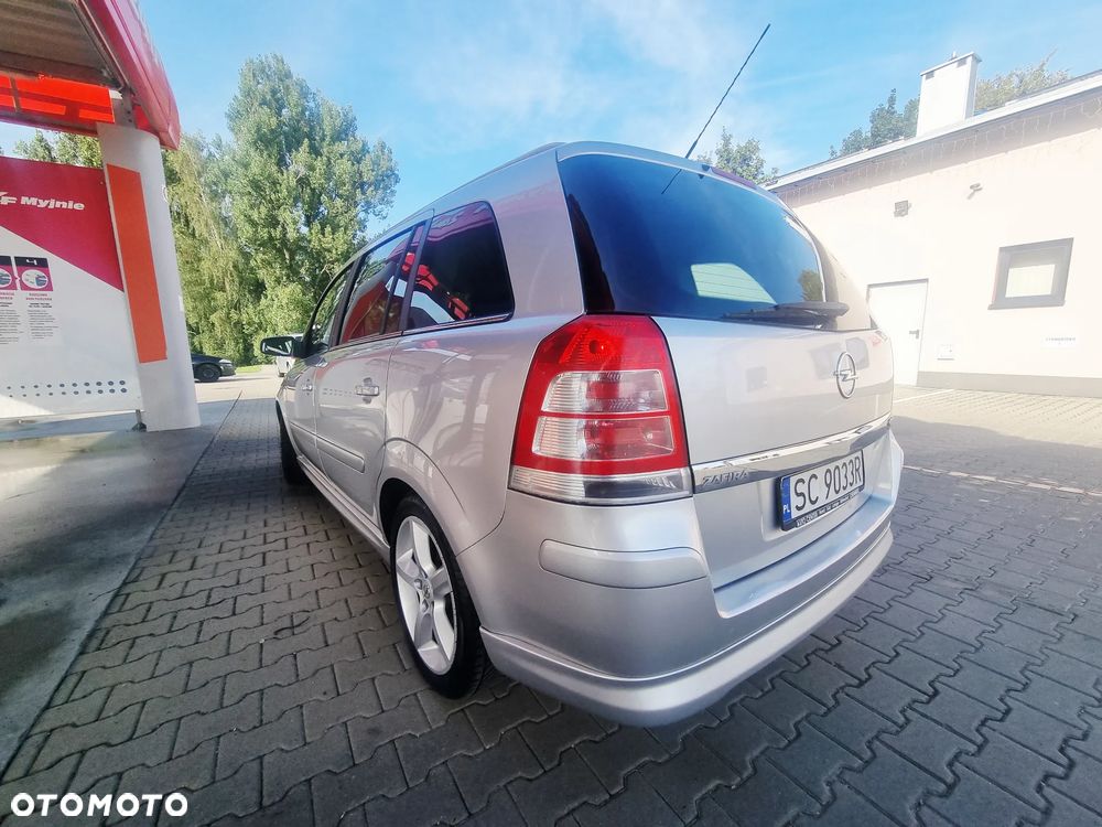 Opel Zafira 1.8 Cosmo - 21