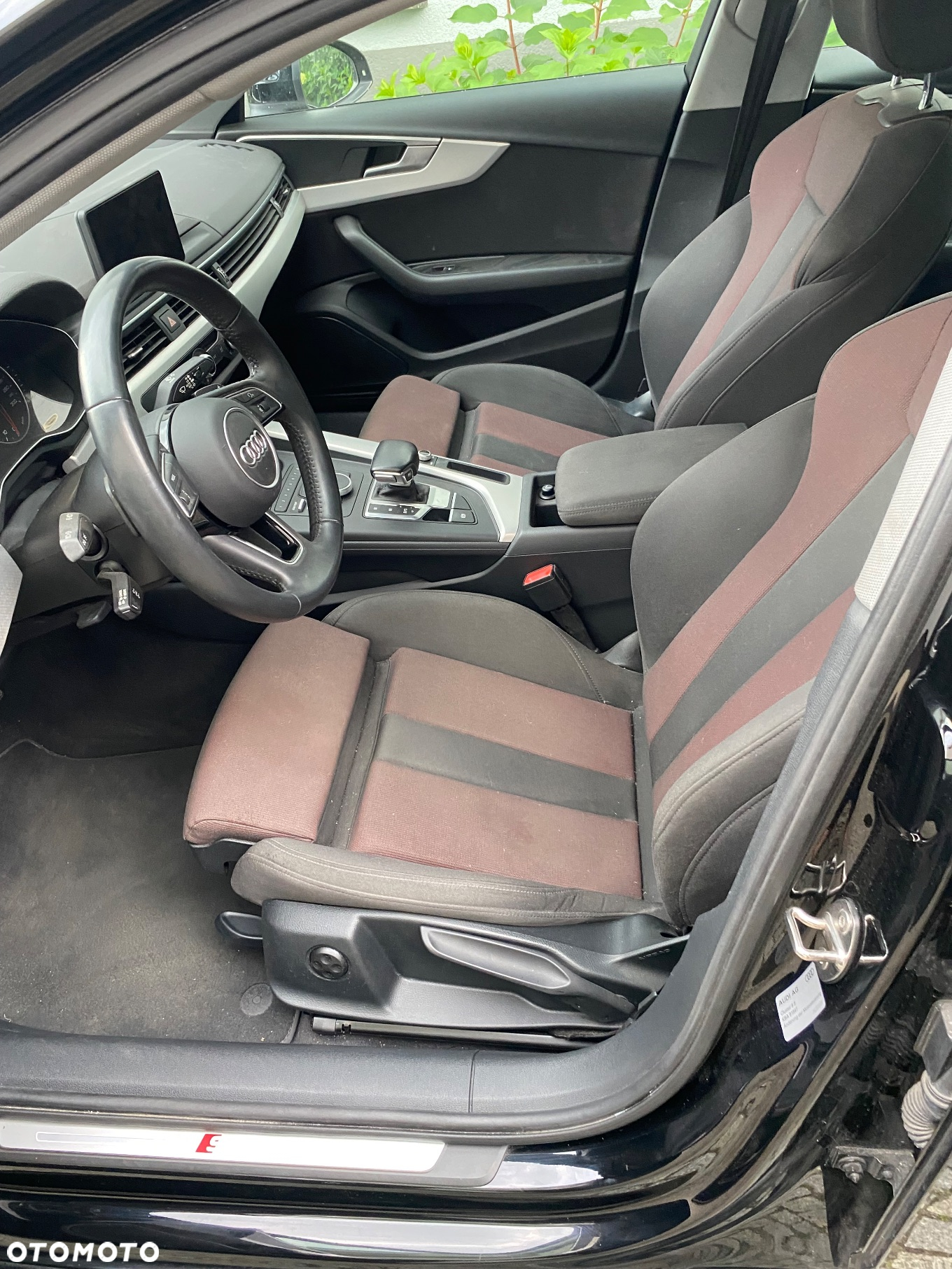 Audi A4 2.0 TDI S tronic design - 13