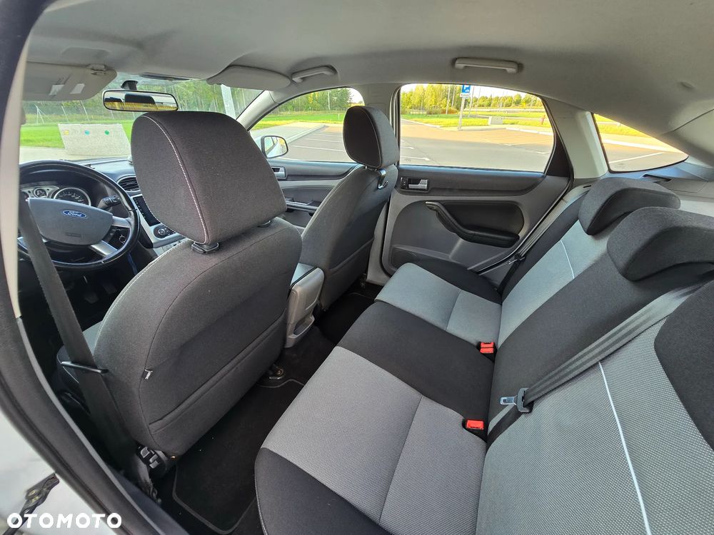 Ford Focus - 36