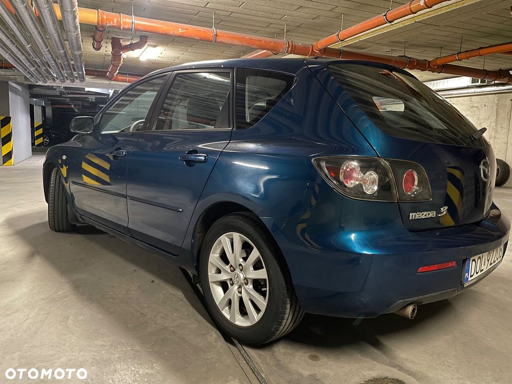 Mazda 3 1.6 Active + - 3