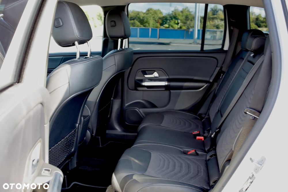 Mercedes-Benz GLB 200 7G-DCT - 13