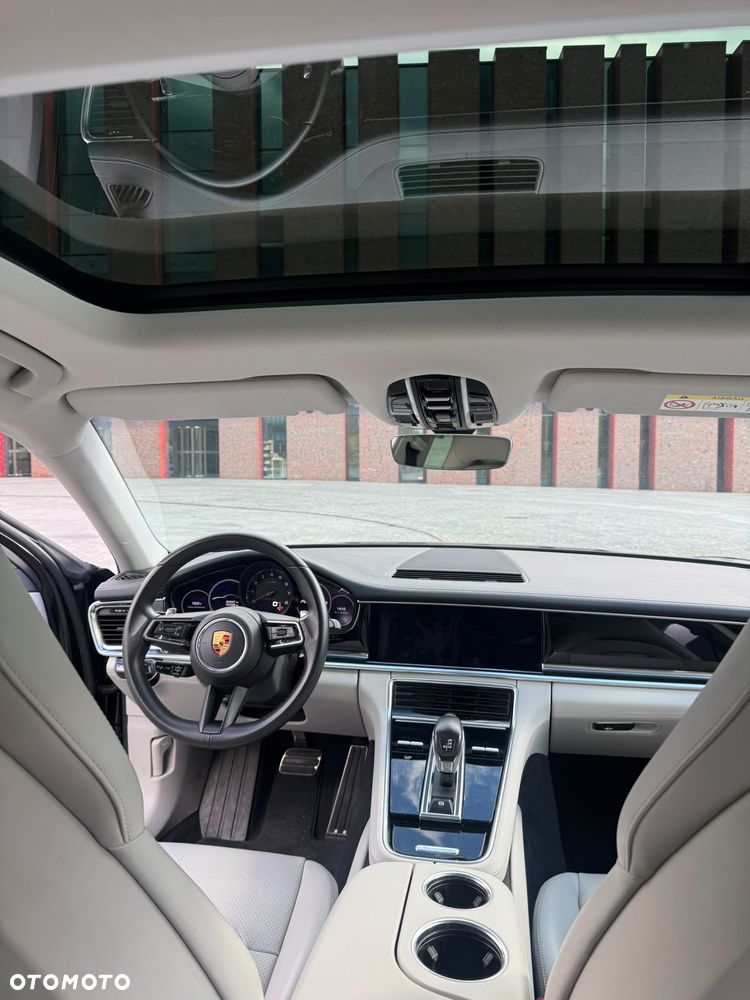 Porsche Panamera - 22