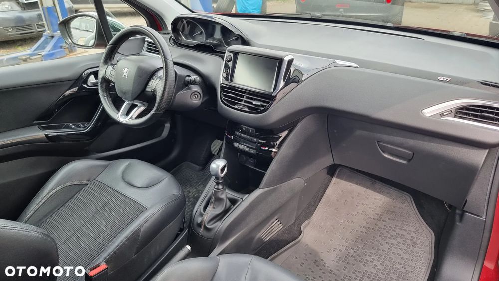 Peugeot 208 1.6 THP Allure - 8