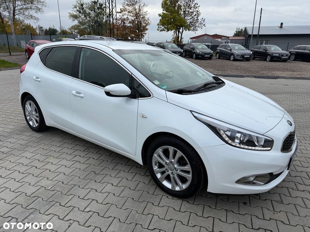 Kia Ceed 1.4 CVVT Dream Team Edition - 10