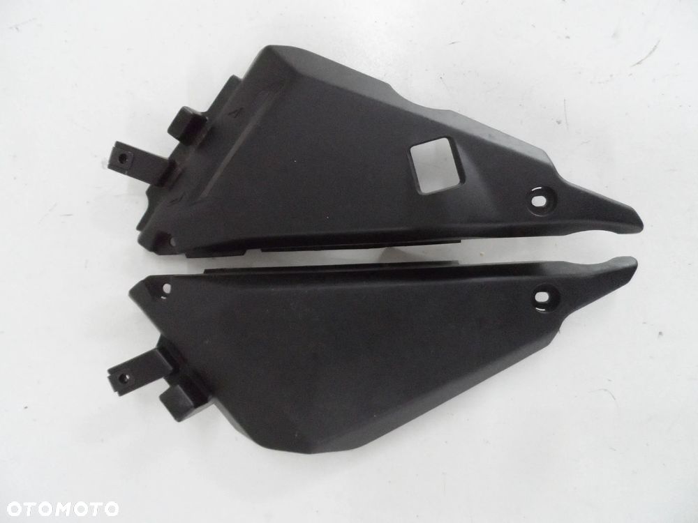 Kawasaki Z650 osłona plastikowa boczek P,L - 1