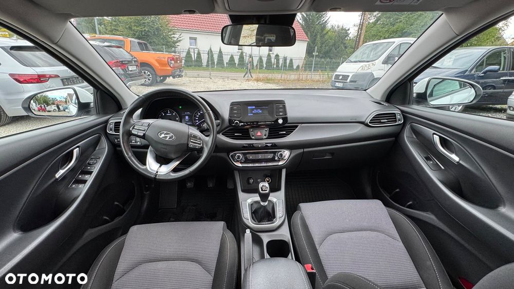 Hyundai i30 1.6 D Comfort - 11